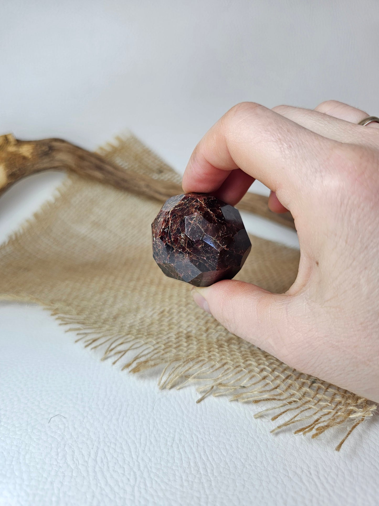 Granat, Kugel facettiert