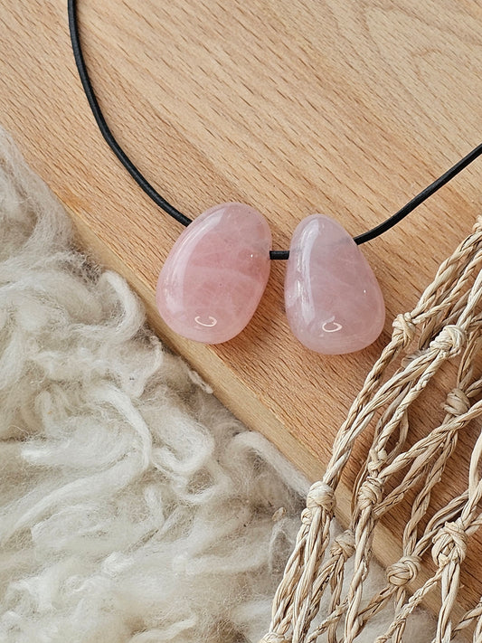 Rosenquarz, Anhänger gebohrt