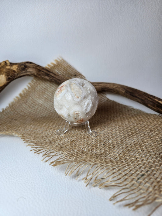 Druzy-Quarz mit Calcit, Kugel